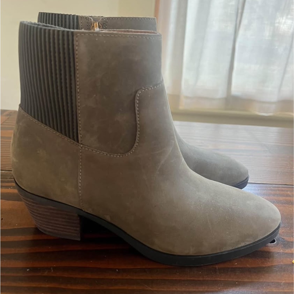 Women’s Boots - Size 7 / Brown